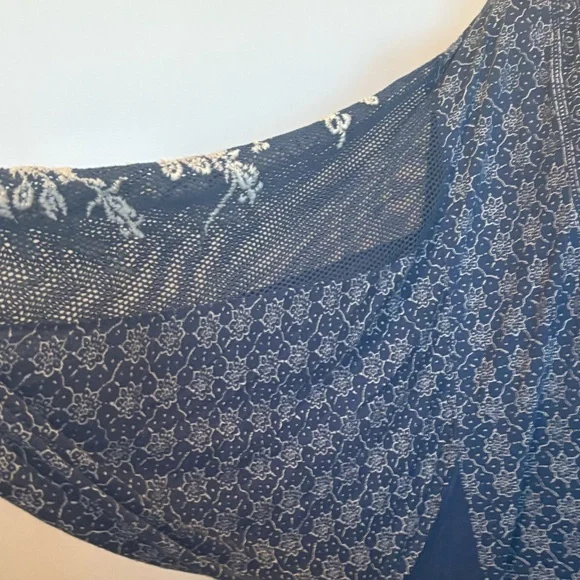 Free People Women's Blue Patterned Top - Picture 3 of 5